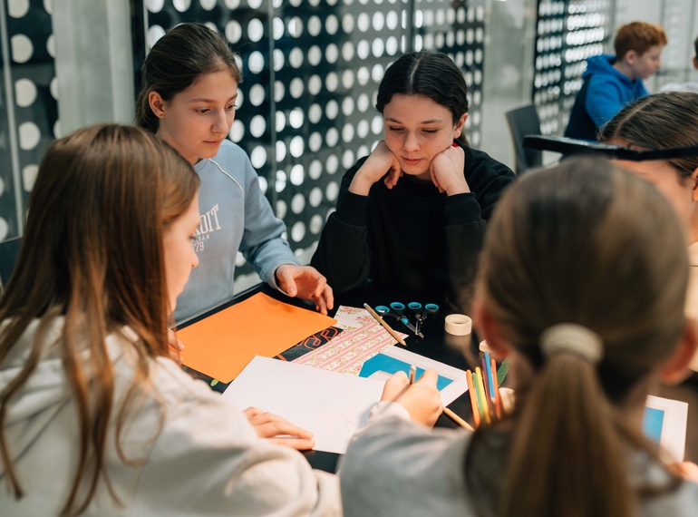 Delavnica "Plastenja v gibanju" v Cukrarni (MGML, SLO), 2025.