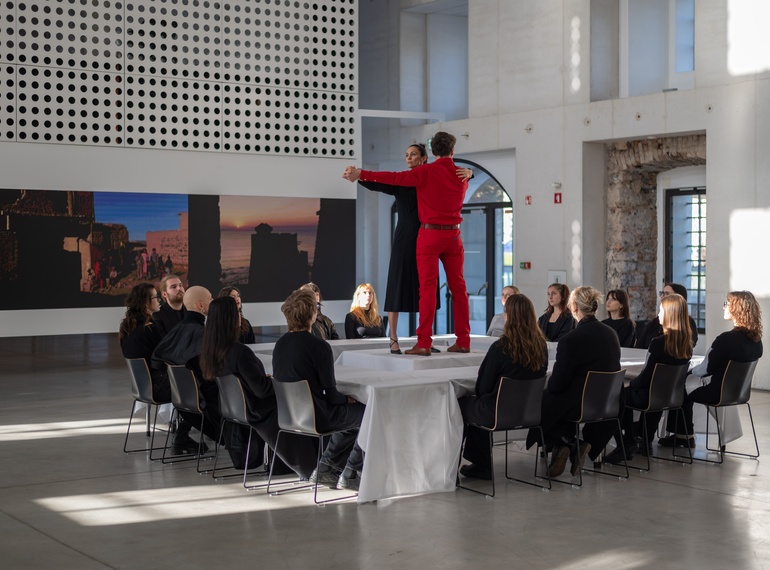 Primož Bezjak & Katarina Stegnar: »A Similar Illusion 1981/2025«, re-performances programme ART VITAL – 12 Years of Ulay / Marina Abramović, Cukrarna Gallery / MGML, 28. 11. 2025.