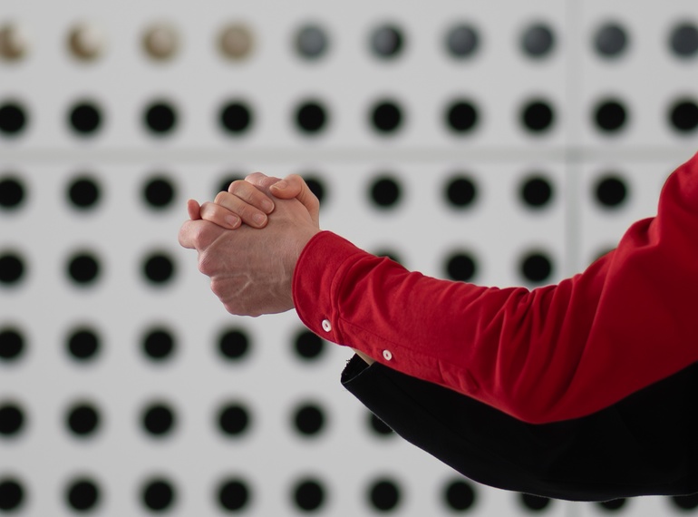 Primož Bezjak & Katarina Stegnar: »A Similar Illusion 1981/2025«, re-performances programme ART VITAL – 12 Years of Ulay / Marina Abramović, Cukrarna Gallery / MGML, 28. 11. 2025.