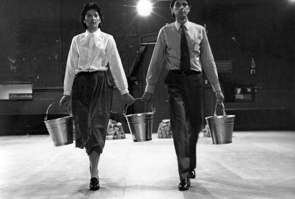 Ulay / Marina Abramović: "Work Relation", performans (2 uri). Arnhem Festival Theater aan de Rijn, Nizozemska, 1978.
