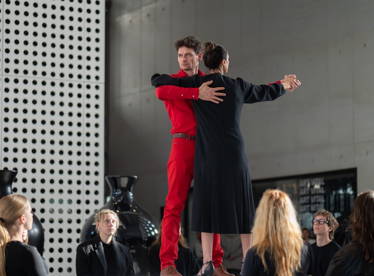 Primož Bezjak & Katarina Stegnar: »A Similar Illusion 1981/2025«, re-performances programme ART VITAL – 12 Years of Ulay / Marina Abramović, Cukrarna Gallery / MGML, 28. 11. 2025.