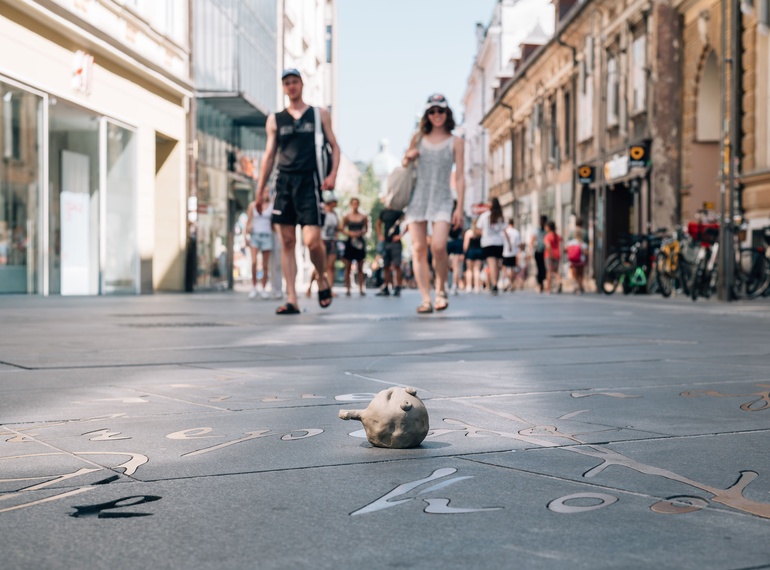 Delavnica "Glineni protest – od materiala do sporočila" v sklopu Poletnega ustvarjalnega laboratorija v Cukrarni, 30. 7. 2026.