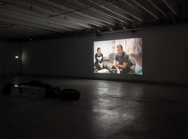 Nika Autor: Ecologies of Solidarity – Newsreels of Tomorrow (»Newsreel 80 – Metka, Meki«), Exhibition at Cukrarna Gallery (MGML, SLO), 2024.