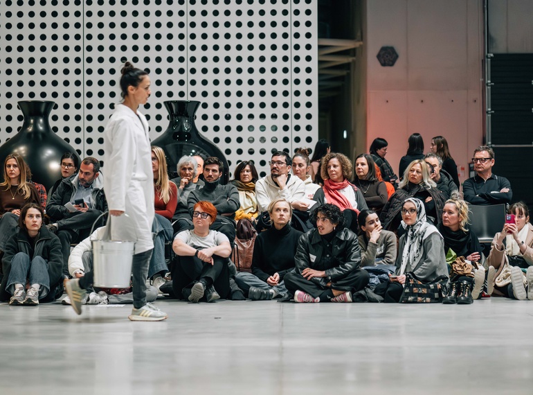 Primož Bezjak & Katarina Stegnar: Work Relation (1978/2025), re-performances programme ART VITAL – 12 Years of Ulay / Marina Abramović, Cukrarna Gallery / MGML, 9. 12. 2025.