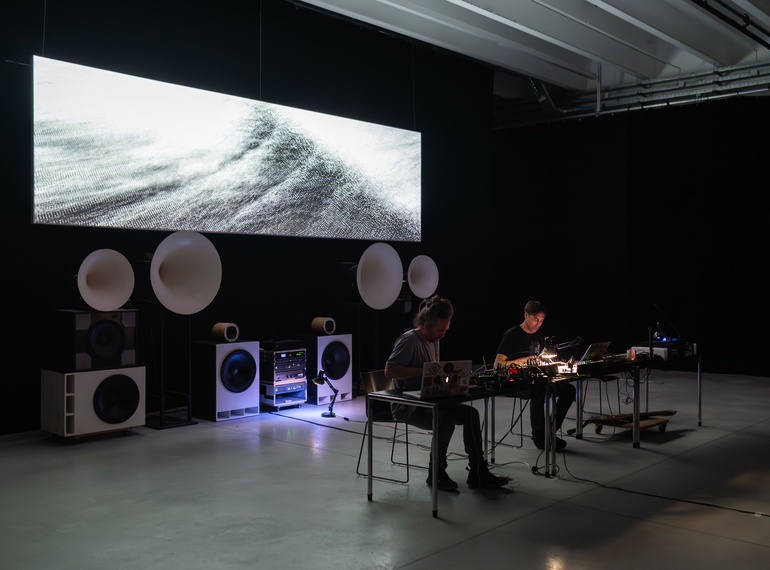 300,000 V.K. & STANGLICZKY–ČADEŽ–BATISTA: “Spekter_Flux”, performances accompanying exhibition "At the Edge of Reason" Cukrarna Gallery / MGML, 16 October 2025.