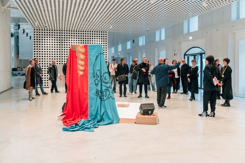 GESTUS, PREHOD, RAZSTAVA