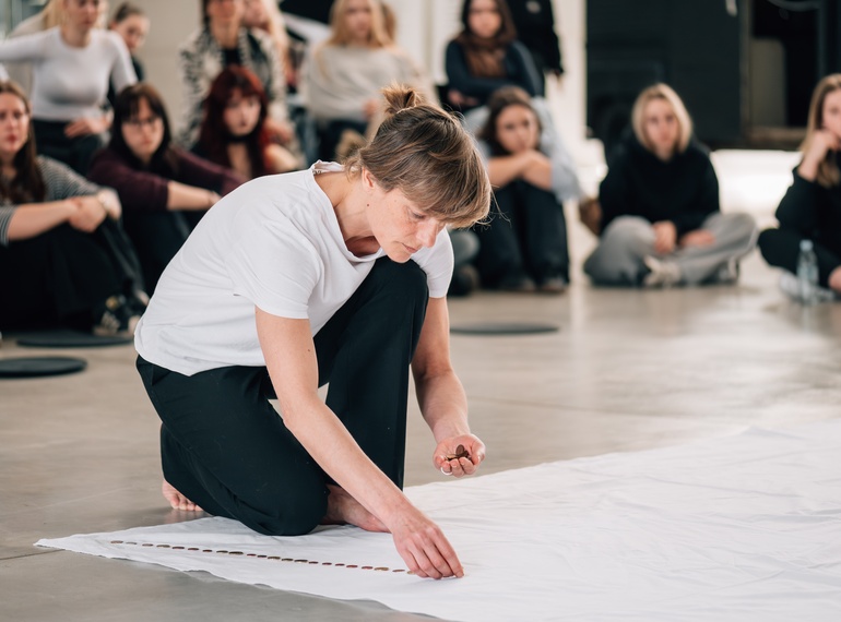 Performadavanje z Natašo Živković, Cukrarna (MGML, SLO), 17. 2. 2026.