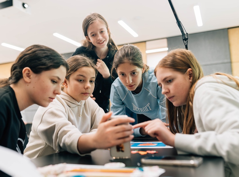 Delavnica "Plastenja v gibanju" v Cukrarni (MGML, SLO), 2025.