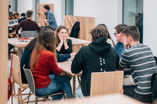 Dejtaj brez swajpanja