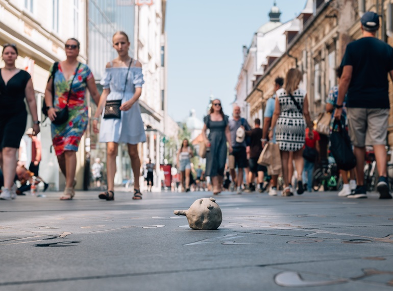 Delavnica "Glineni protest – od materiala do sporočila" v sklopu Poletnega ustvarjalnega laboratorija v Cukrarni, 30. 7. 2026.